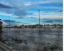 inondation_du_rhone_a_arles_quartier_detrinquetaille_bouches-du-rhone_en_decembre_2003_c_ville_darles.jpg.png